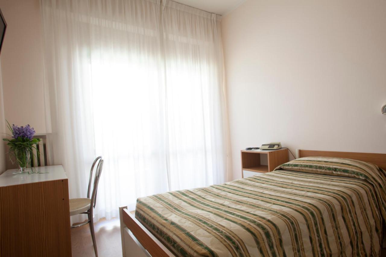 Hotel Cecco Arezzo Rum bild